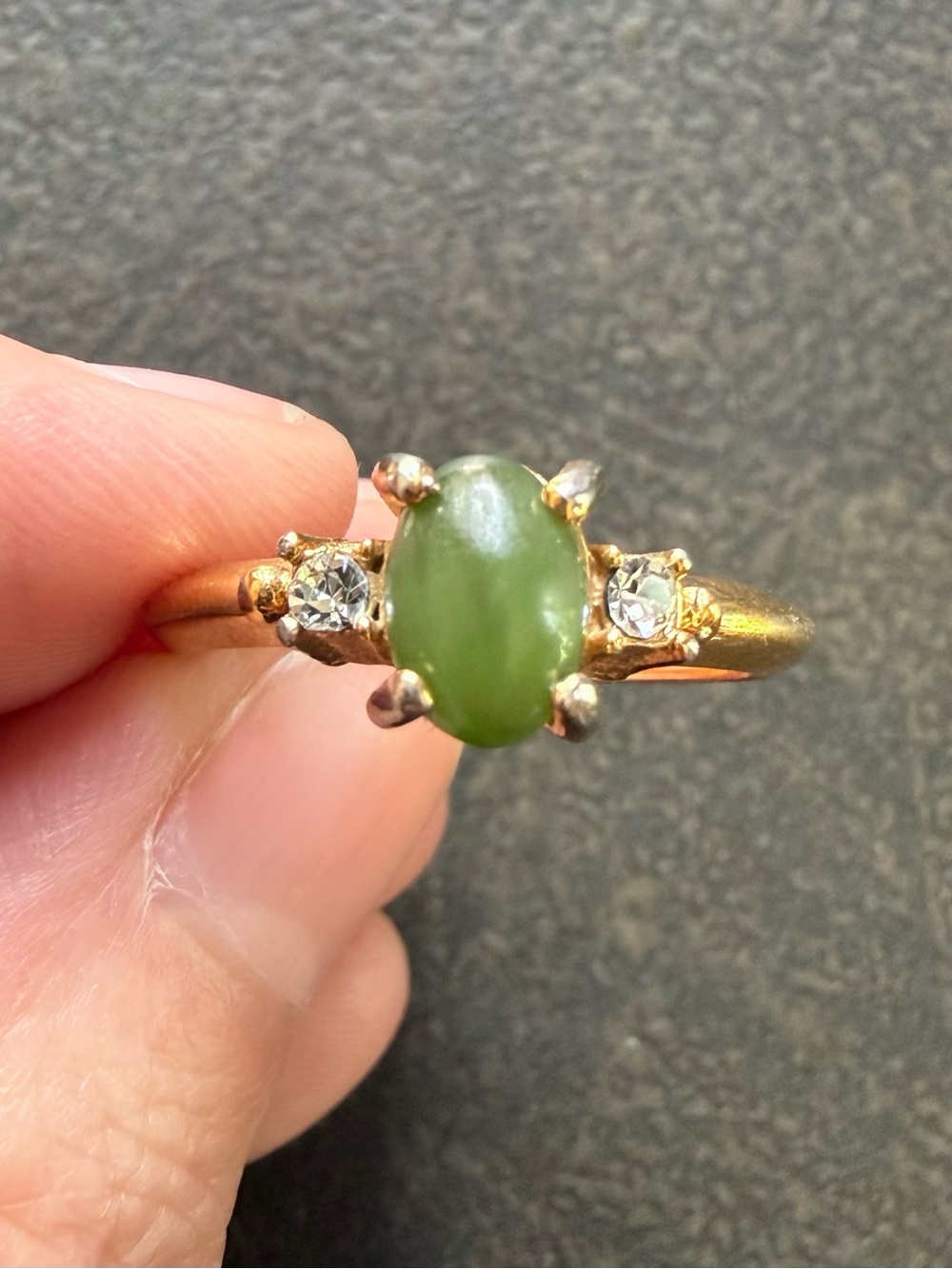 Vintage Avon Ring with Green Jade Center and Clear Accent Stones size 7 - Picture 6 of 7